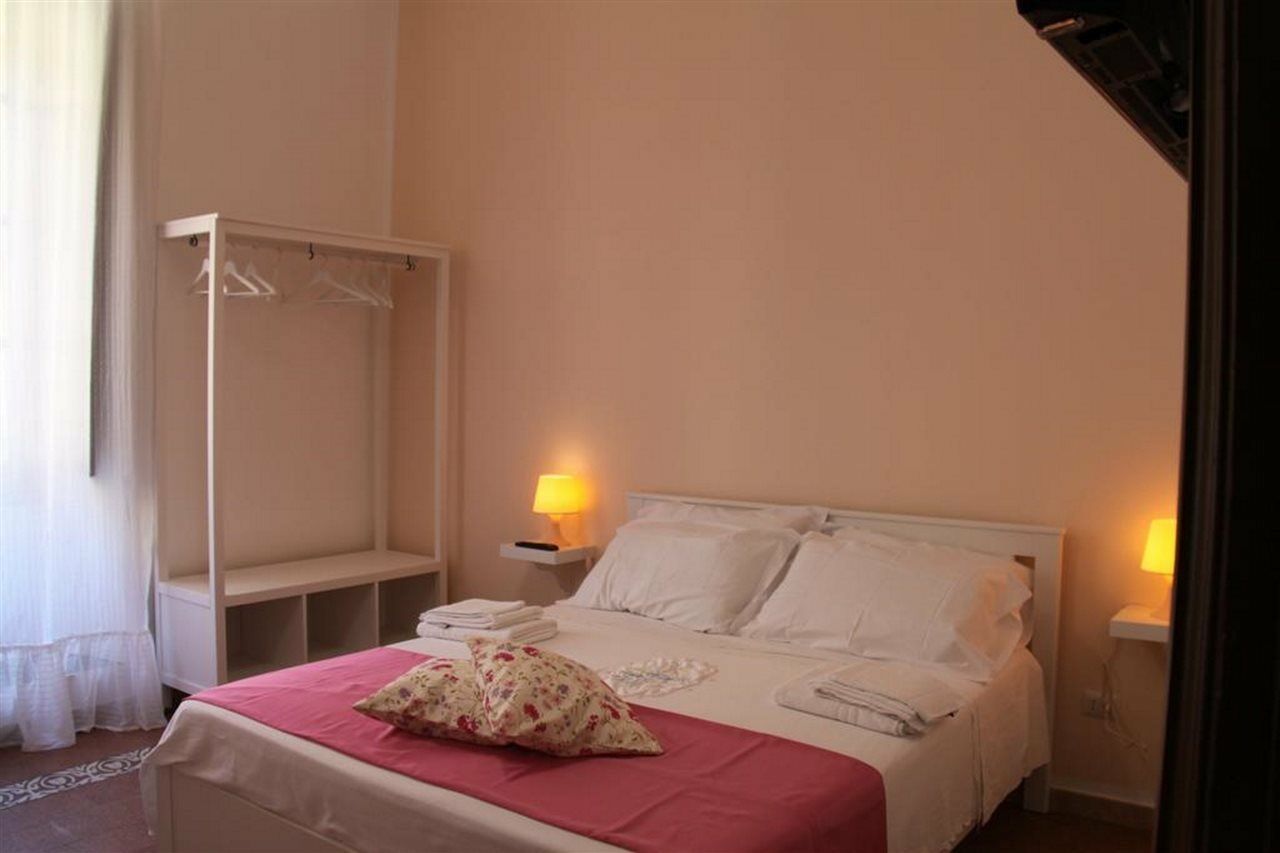 B&B Le Porte Di Napoli Εξωτερικό φωτογραφία
